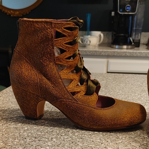 Anthropologie leather retro style ankle boots by Gee Wawa 9 - Picture 11 of 13
